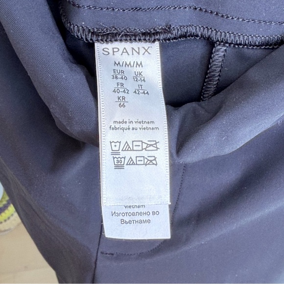 SPANX | NWT 10" Sunshine Shorts Pull-on Bermudas - Picture 9 of 12